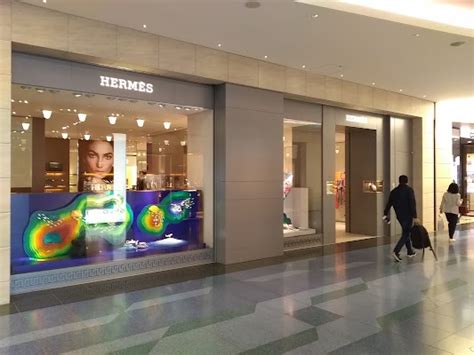 hermes haneda airport photos